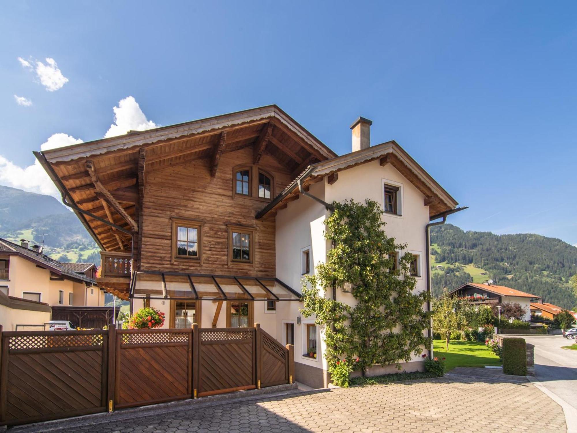 Haus Stock Apartment Zell am Ziller Exterior photo